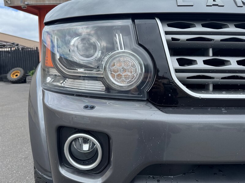 Used 2016 Land Rover LR4 HSE Silver Edition AWD/4WD image 4