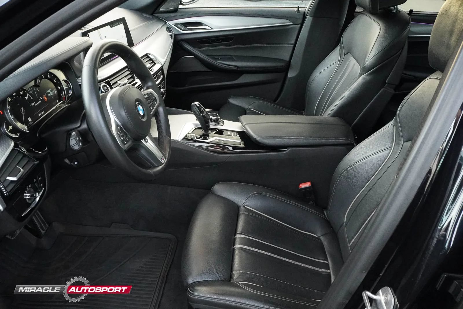 Used 2018 BMW M550i xDrive AWD/4WD image 17