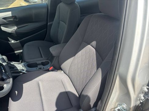 Used 2025 Toyota Corolla LE FWD image 33