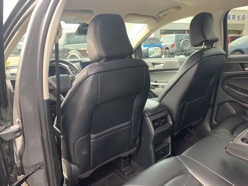 Used 2024 Ford Edge SEL image 17