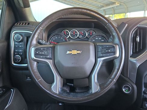 Used 2019 Chevrolet Silverado 1500 LTZ w/ LTZ Convenience Package AWD/4WD image 12