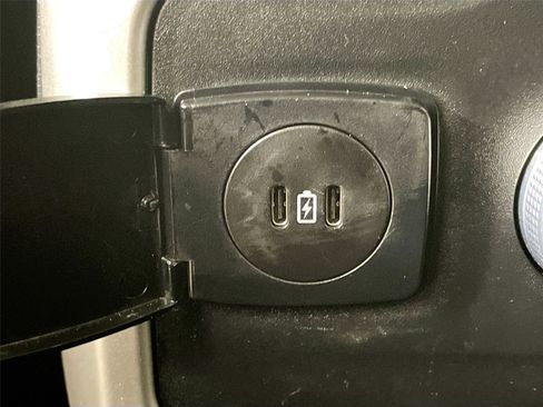 Used 2024 Ford Expedition XLT image 24