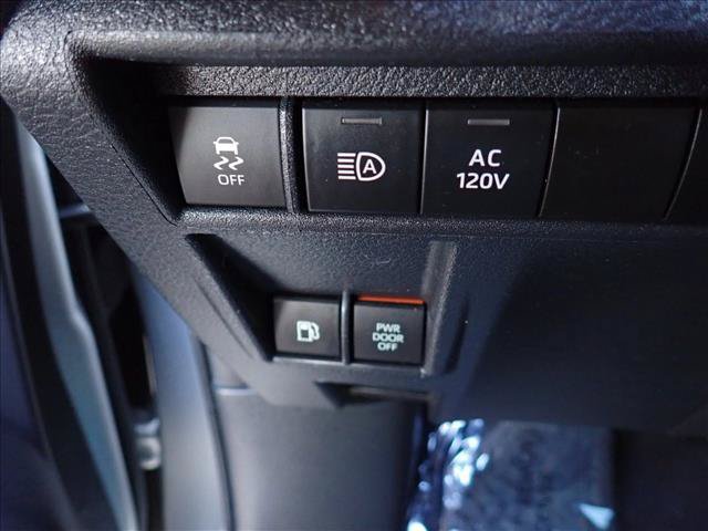 Used 2023 Toyota Sienna XSE AWD/4WD image 19