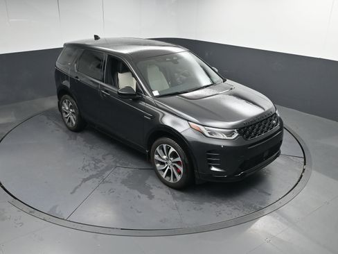 Certified 2025 Land Rover Discovery Sport Dynamic SE image 37