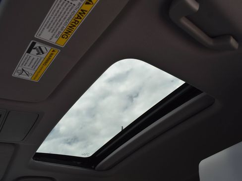 Used 2022 Honda CR-V Touring image 12