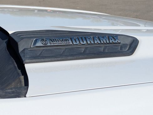 Used 2022 Chevrolet Silverado 3500 LT w/ Convenience Package image 10