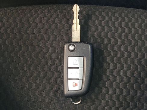 Used 2019 Nissan Rogue Sport S AWD/4WD image 32