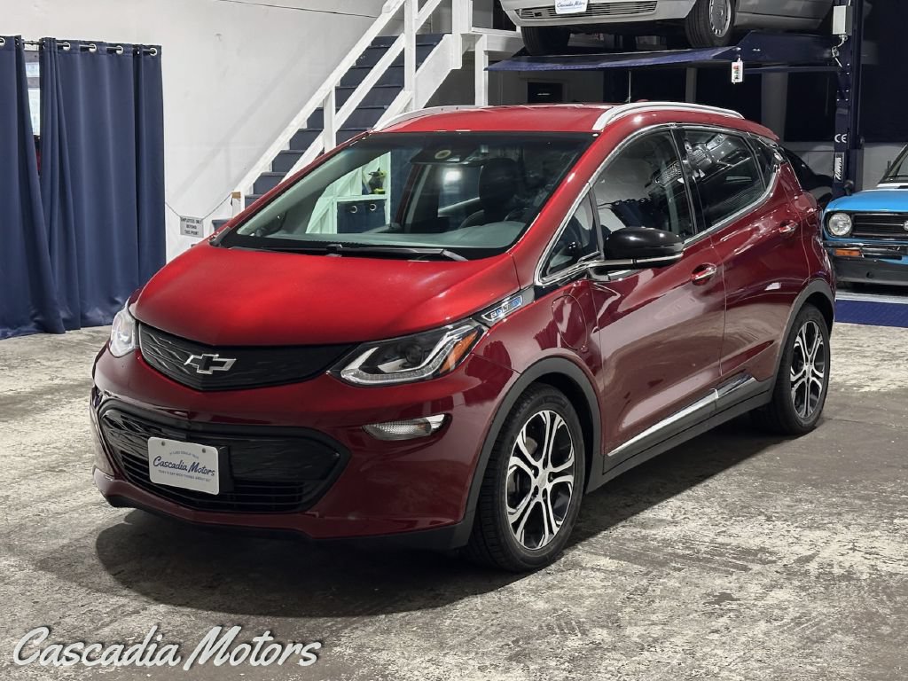 Used 2020 Chevrolet Bolt Premier w/ Infotainment Package FWD image 6