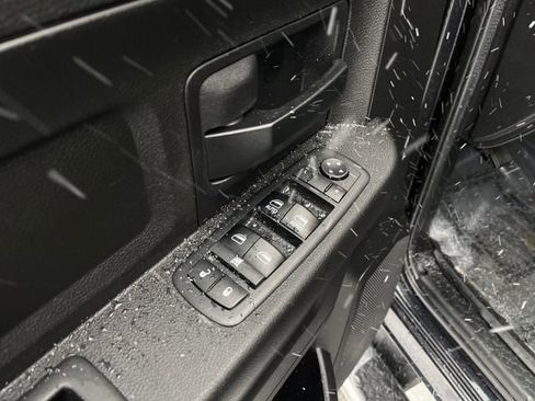 Used 2018 RAM 2500 Tradesman w/ Chrome Appearance Group image 13