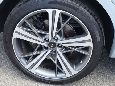Used 2025 Genesis GV80 3.5T e-SC AWD/4WD image 11