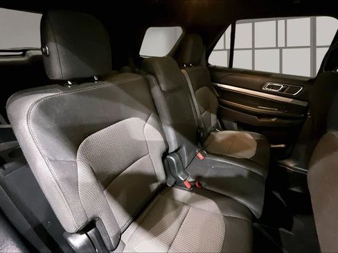 Used 2019 Ford Explorer XLT w/ Class II Trailer Tow Package AWD/4WD image 23