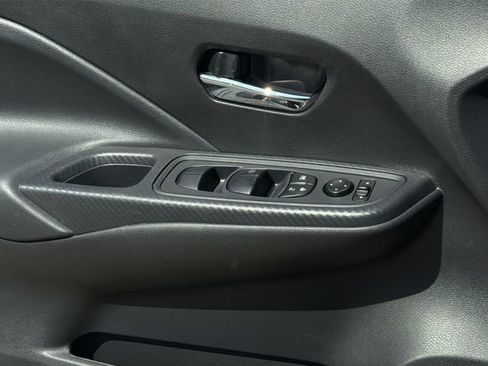 Used 2025 Nissan Versa SV FWD image 30