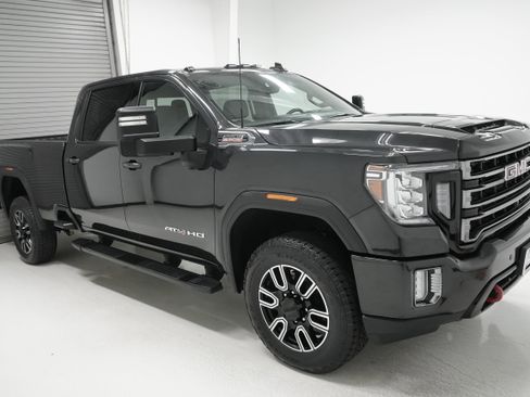 Used 2020 GMC Sierra 3500 AT4 w/ AT4 Premium Package image 3