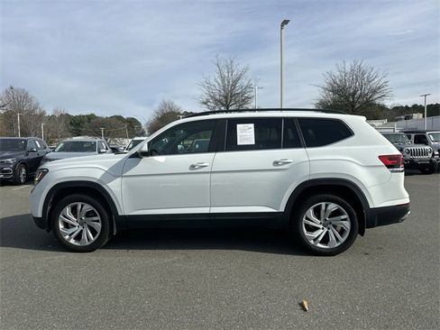 Used 2022 Volkswagen Atlas SE image 2