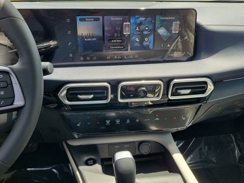 New 2026 Nissan Sentra SL w/ Floor Mat Package FWD image 9