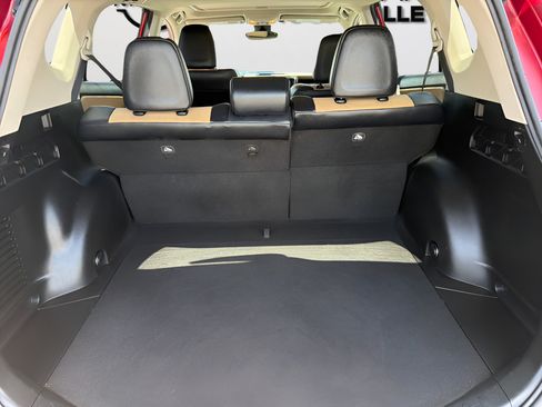 Used 2018 Toyota RAV4 Limited FWD image 12