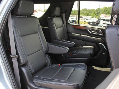 Used 2025 GMC Yukon Denali AWD/4WD image 44