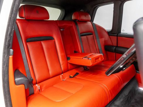 Certified 2020 Rolls-Royce Cullinan AWD/4WD image 15