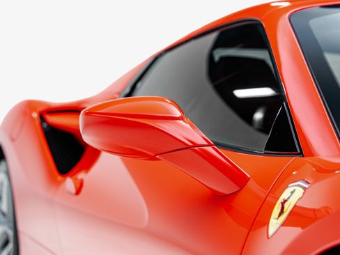 Used 2022 Ferrari F8 Tributo RWD image 31