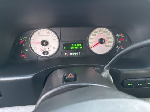 Used 2005 Ford F250 Lariat image 34