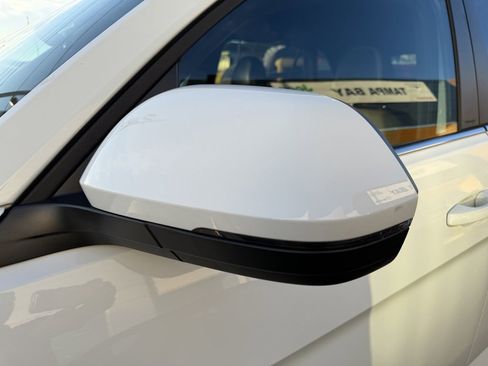 Used 2021 Volkswagen Atlas Cross Sport SE image 11