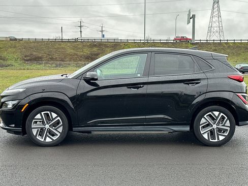 Used 2023 Hyundai Kona SE image 6