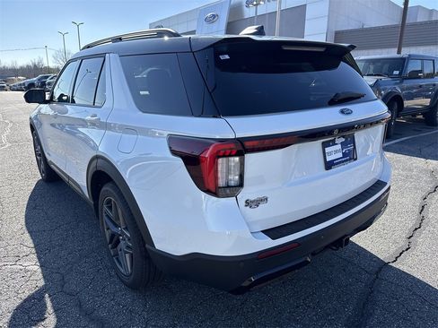 New 2026 Ford Explorer ST-Line w/ ST-Line Street Pack image 5