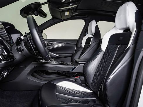Used 2026 Aston Martin DBX 707 AWD/4WD image 22