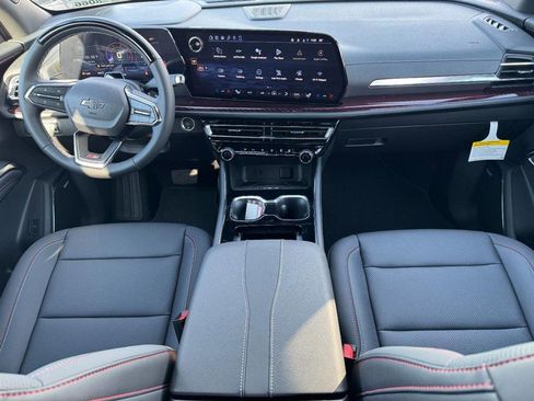 New 2026 Chevrolet Traverse Z71 w/ Enhanced Driving Package image 7