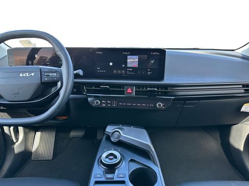 Used 2025 Kia EV6 Light RWD image 12