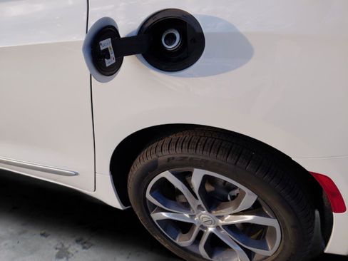 New 2026 Chrysler Pacifica Pinnacle image 28