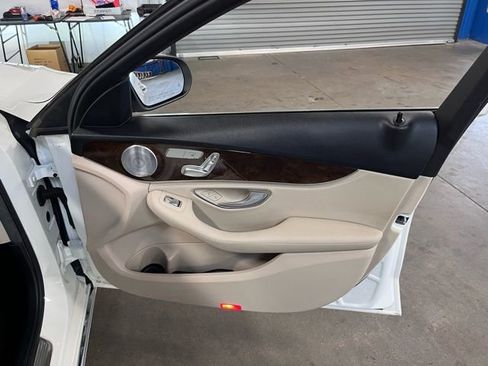 Used 2015 Mercedes-Benz C 300 4MATIC Sedan image 11