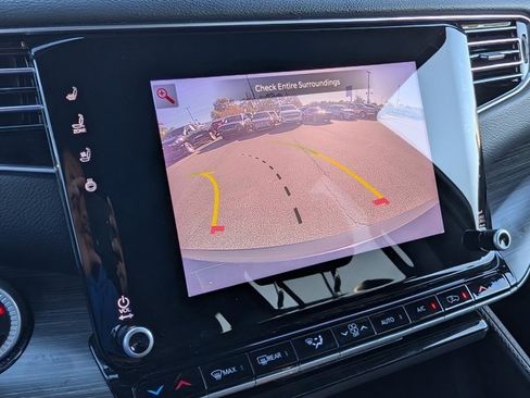 Used 2024 Jeep Wagoneer Series III image 19