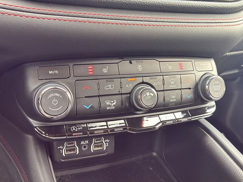 Used 2023 Dodge Durango GT w/ Blacktop Package RWD image 30