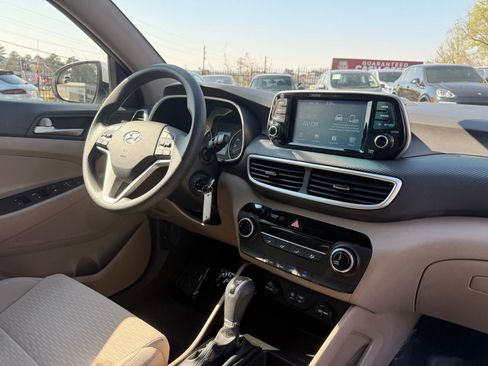 Used 2019 Hyundai Tucson SE image 34