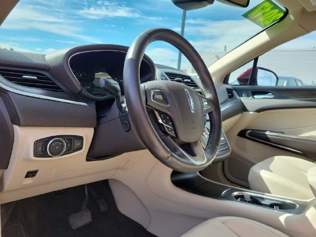 Used 2017 Lincoln MKC Reserve w/ Lincoln MKC Climate Package AWD/4WD image 6