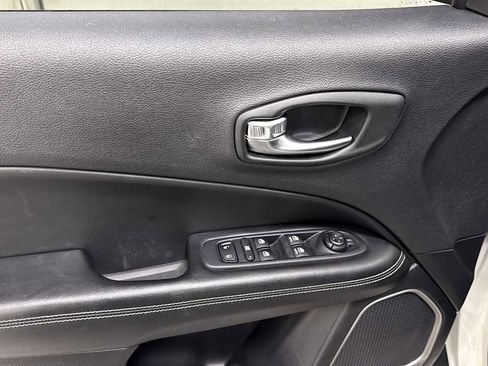 Used 2021 Jeep Compass Latitude image 15