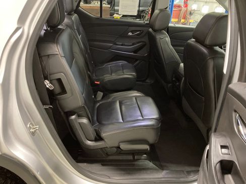 Used 2018 Chevrolet Traverse LT image 7