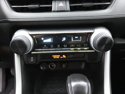 Used 2021 Toyota RAV4 LE image 27