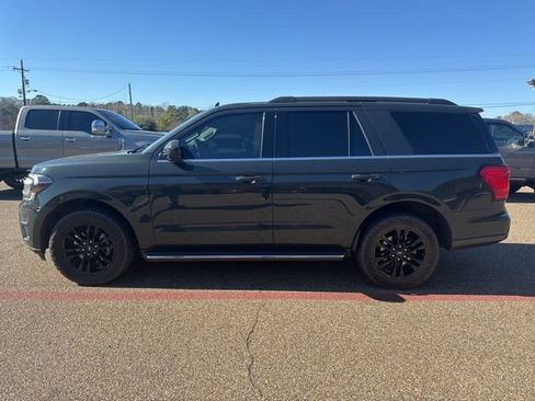 Certified 2022 Ford Expedition XLT image 5