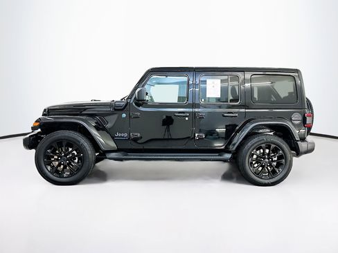 Used 2025 Jeep Wrangler Unlimited Sahara AWD/4WD image 4