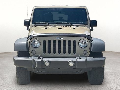 Used 2018 Jeep Wrangler Unlimited Sport AWD/4WD image 4