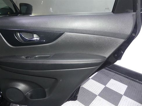 Used 2017 Nissan Rogue SL w/ SL HEV Premium Package AWD/4WD image 27