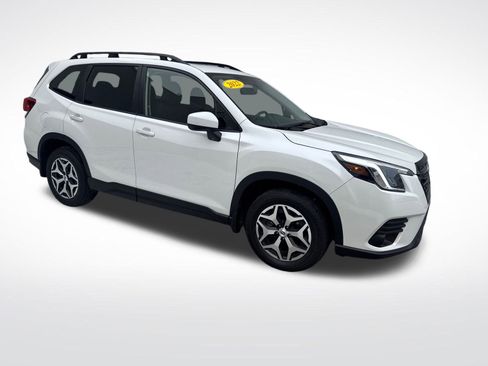 Used 2022 Subaru Forester Premium image 9