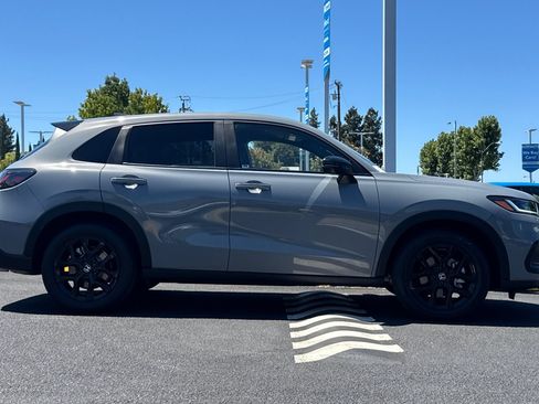 Used 2024 Honda HR-V Sport image 8