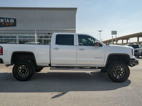 Used 2018 GMC Sierra 1500 SLT AWD/4WD image 4