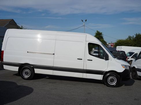 Used 2023 Mercedes-Benz Sprinter 2500 image 7