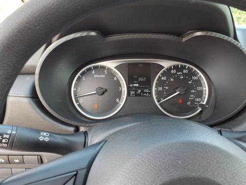 Used 2025 Nissan Versa S w/ Trunk Package FWD image 8