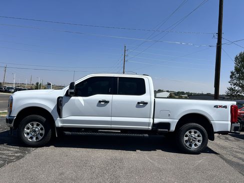 Used 2023 Ford F250 XLT AWD/4WD image 3