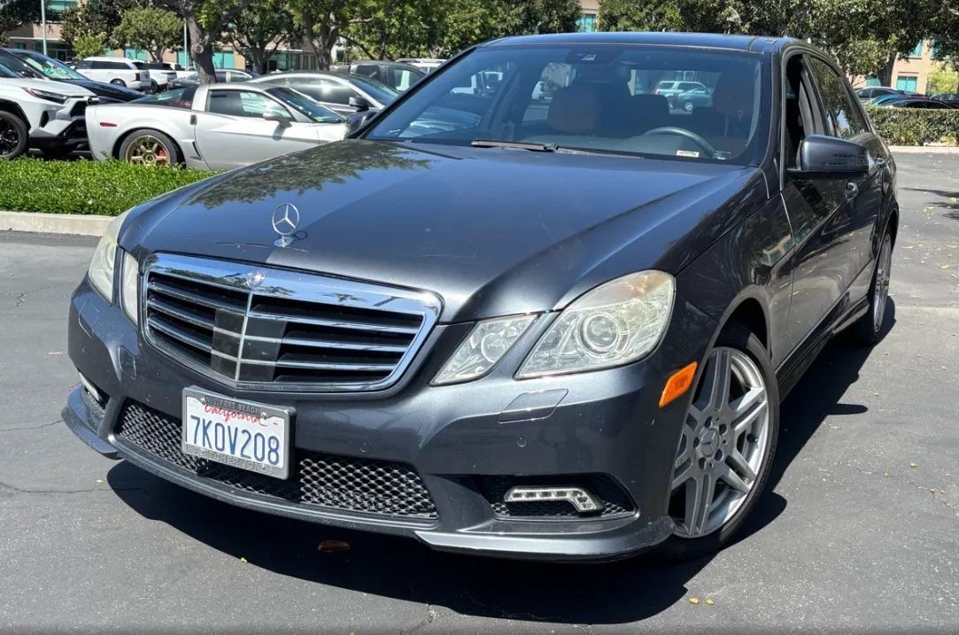 Used 2010 Mercedes-Benz E 550 Sedan image 1